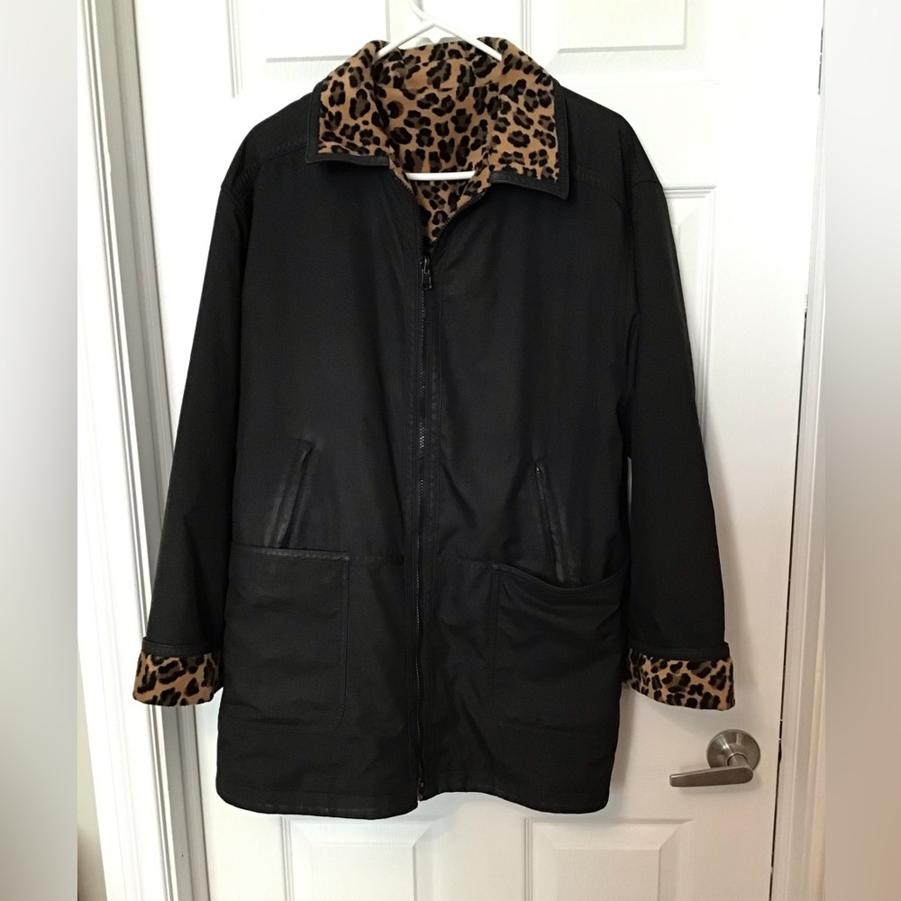 Women’s Fairweather reversible zip up coat.